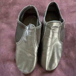 Capezio Women's E Series Black Jazz Slip-on Shoe Sz 9